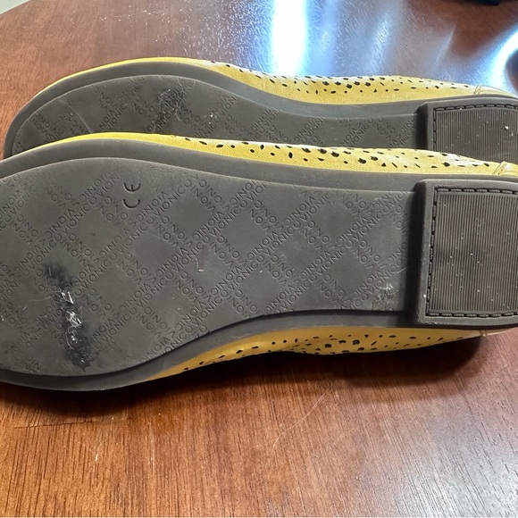 Vionic Yellow‎ Perforated Flats - Picture 2 of 6